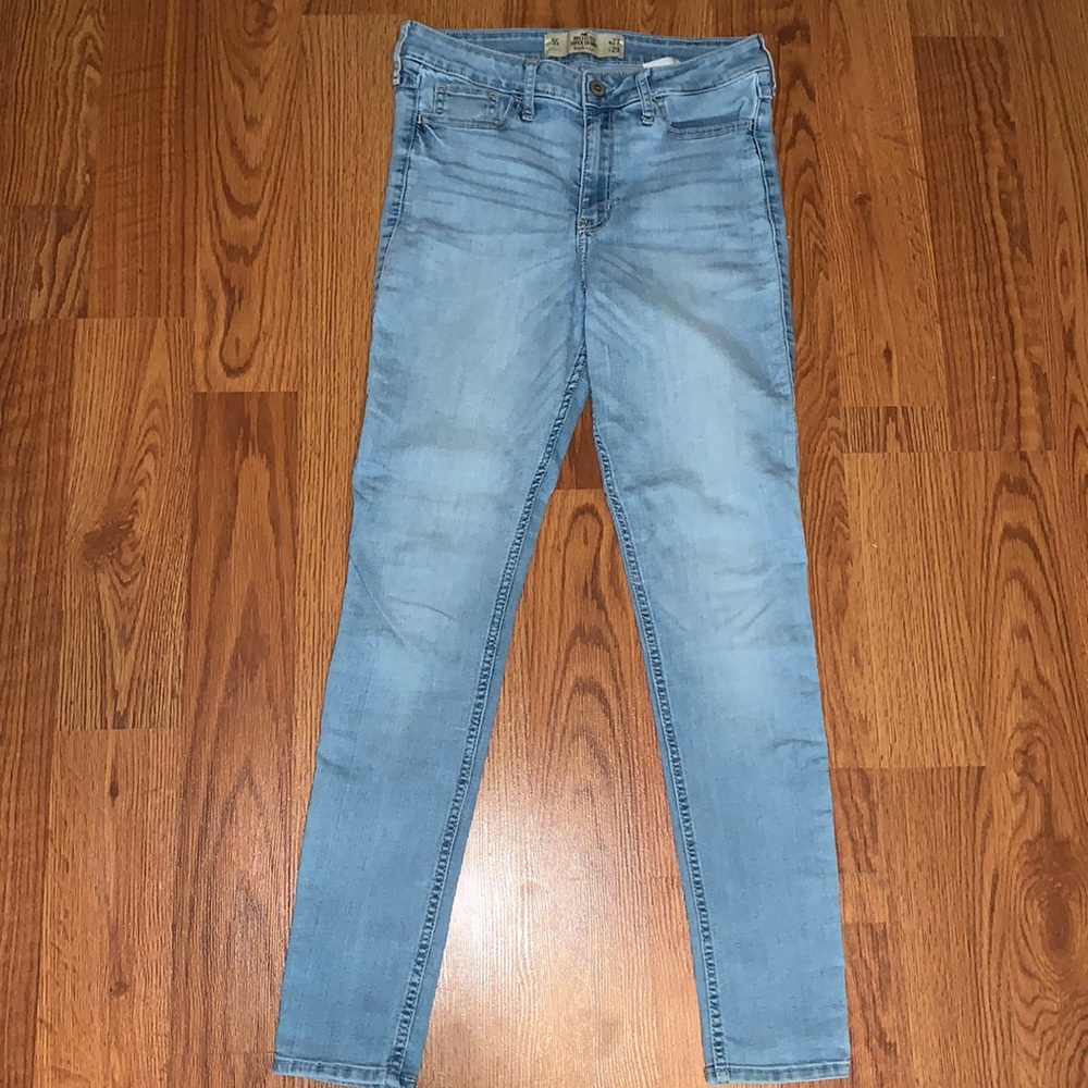 Hollister super skinny high rise jeans. Size 5s